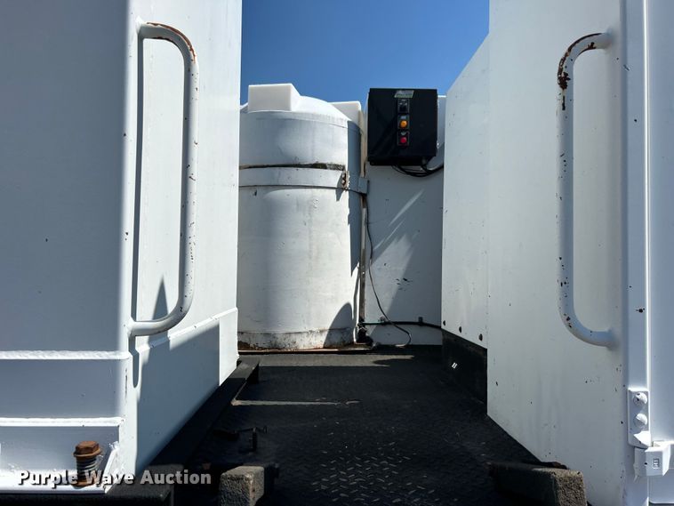 image for item EG0860 2005 Sterling Acterra fuel / lube truck