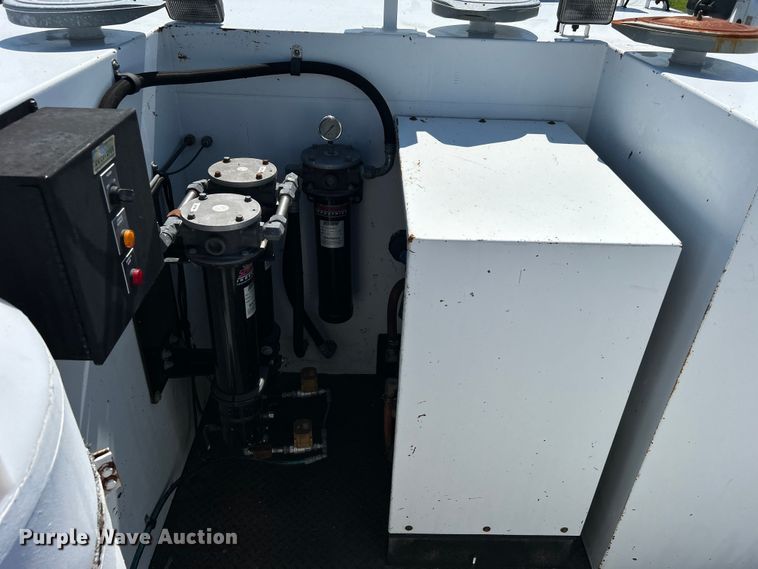 image for item EG0860 2005 Sterling Acterra fuel / lube truck