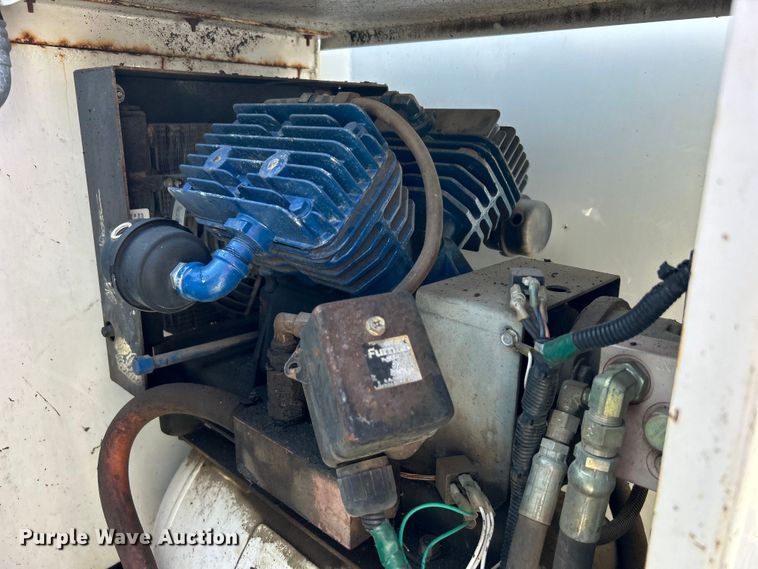 image for item EG0860 2005 Sterling Acterra fuel / lube truck