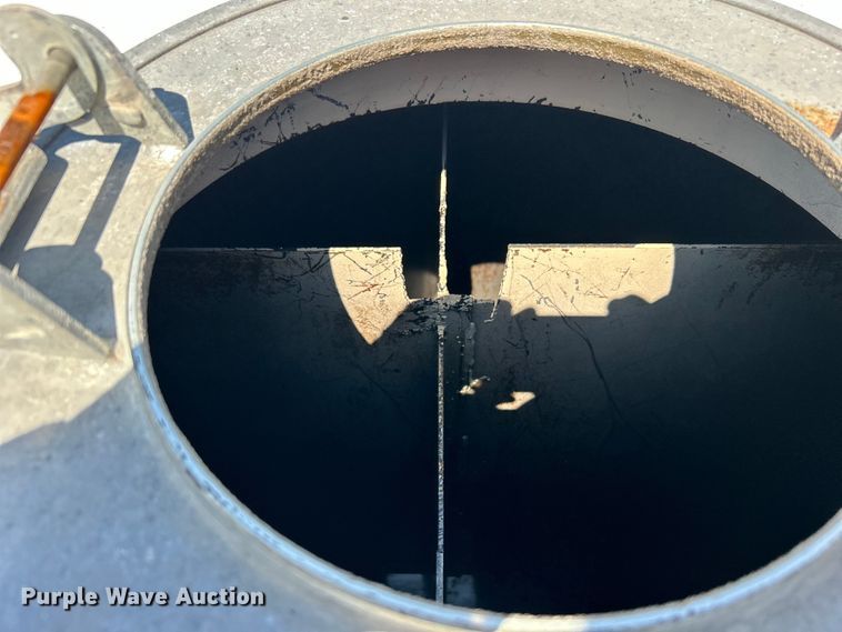 image for item EG0860 2005 Sterling Acterra fuel / lube truck