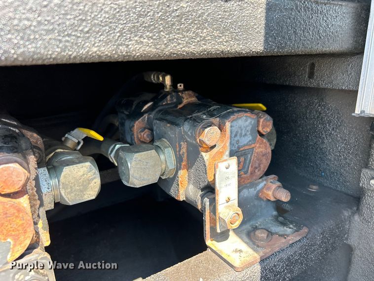 image for item EG0860 2005 Sterling Acterra fuel / lube truck