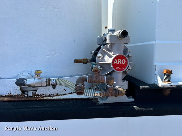 image for item EG0860 2005 Sterling Acterra fuel / lube truck