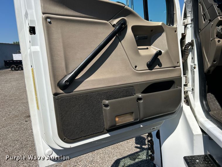 image for item EG0860 2005 Sterling Acterra fuel / lube truck