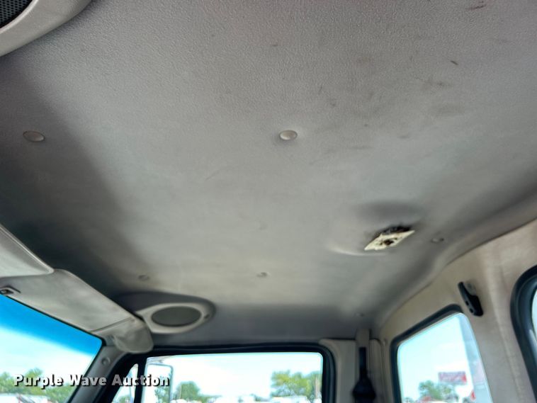 image for item EG0860 2005 Sterling Acterra fuel / lube truck