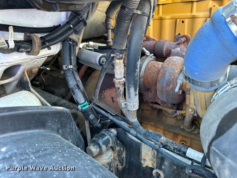 image for item EG0860 2005 Sterling Acterra fuel / lube truck