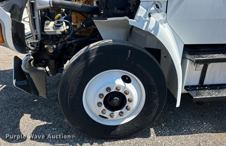 image for item EG0860 2005 Sterling Acterra fuel / lube truck