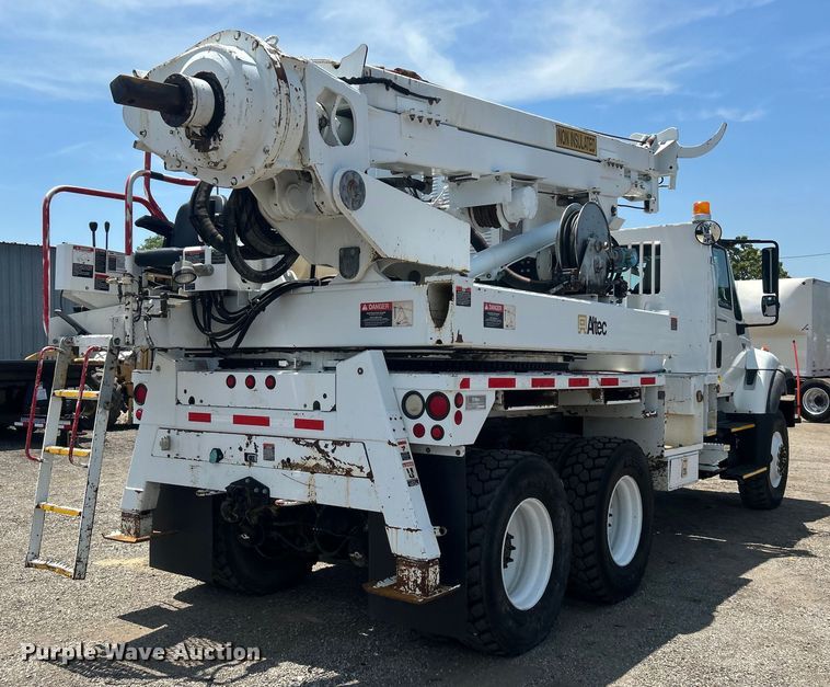 image for item EG0862 2006 International  7400 pressure digger truck