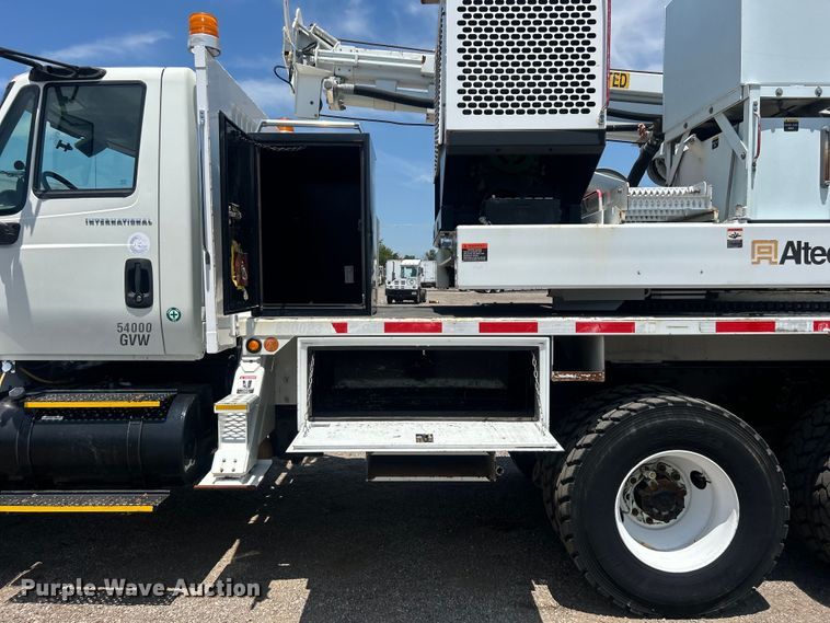 image for item EG0862 2006 International  7400 pressure digger truck