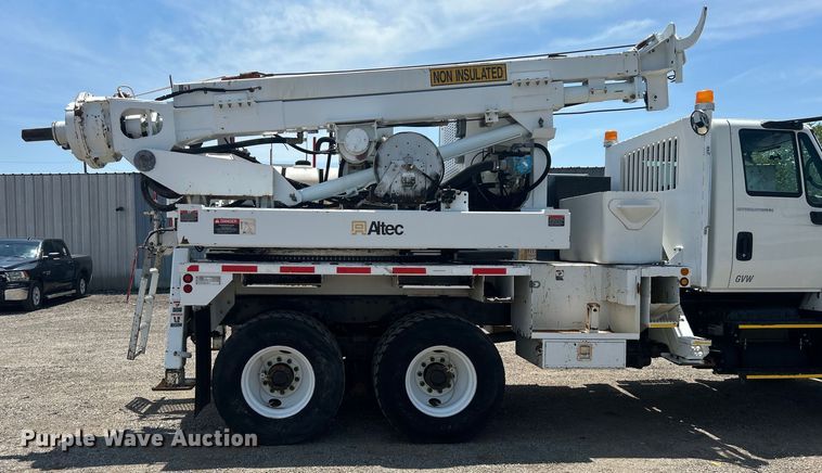 image for item EG0862 2006 International  7400 pressure digger truck