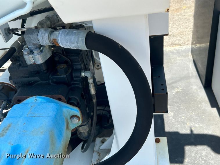 image for item EG0862 2006 International  7400 pressure digger truck