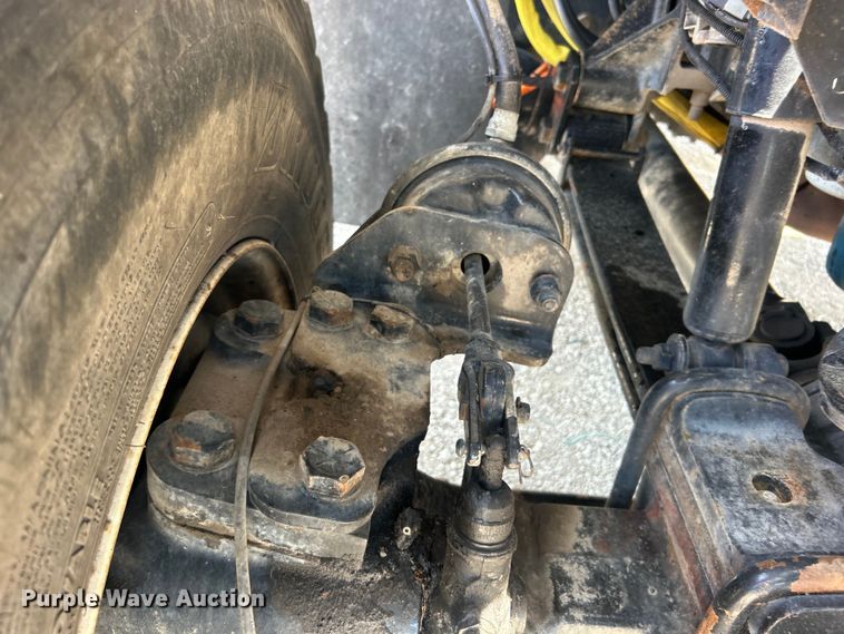 image for item EG0862 2006 International  7400 pressure digger truck