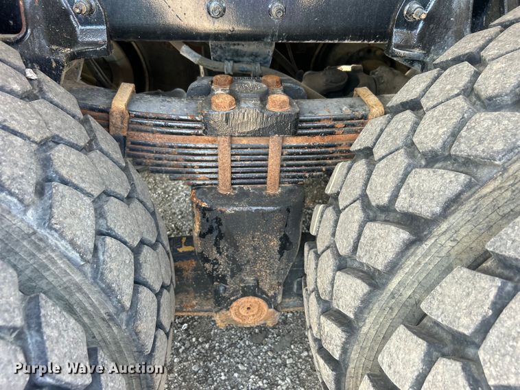 image for item EG0862 2006 International  7400 pressure digger truck