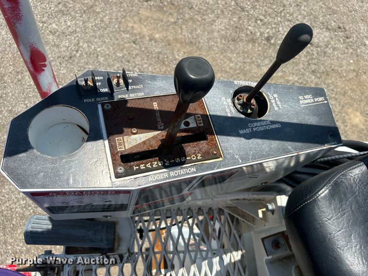 image for item EG0862 2006 International  7400 pressure digger truck