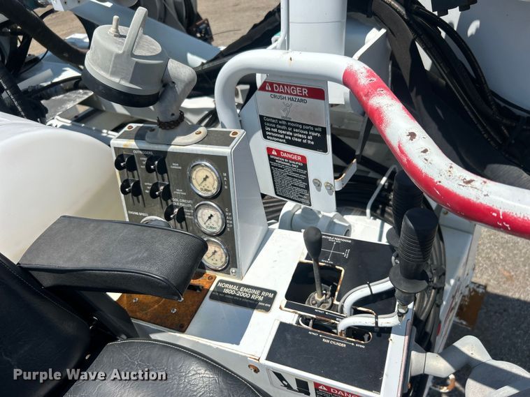 image for item EG0862 2006 International  7400 pressure digger truck