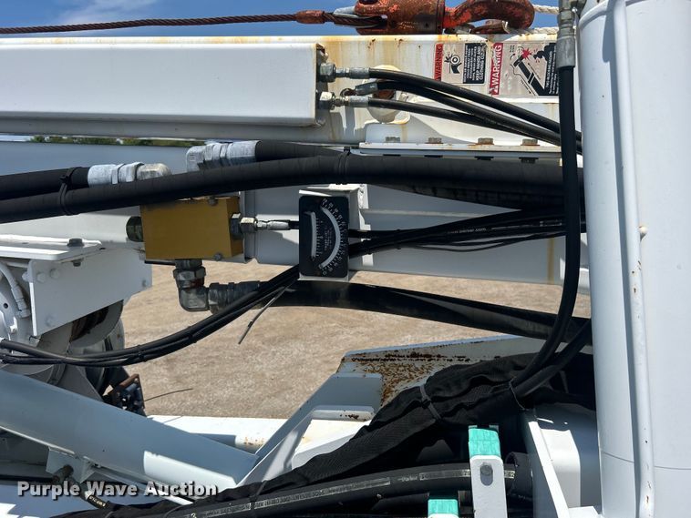 image for item EG0862 2006 International  7400 pressure digger truck