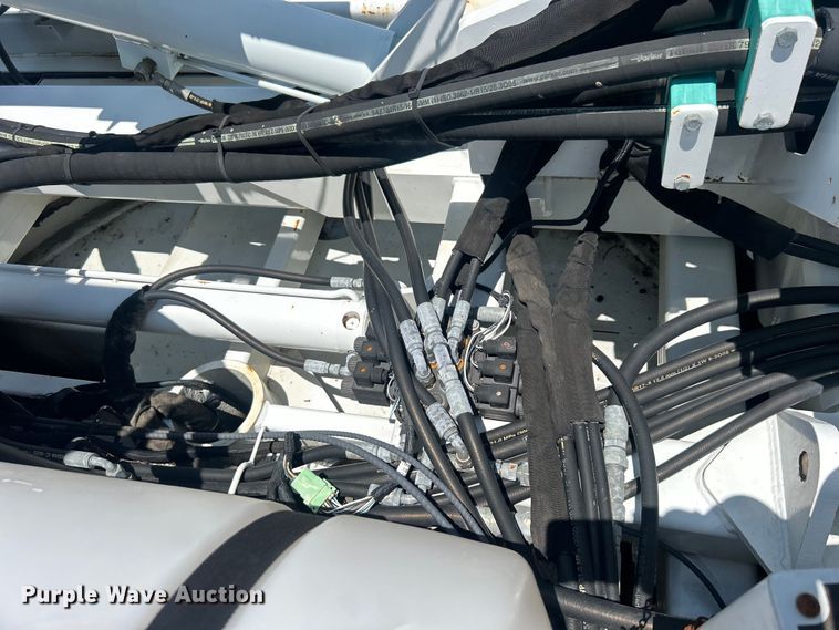 image for item EG0862 2006 International  7400 pressure digger truck