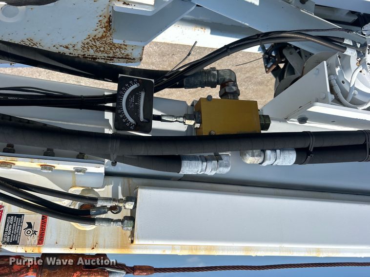 image for item EG0862 2006 International  7400 pressure digger truck