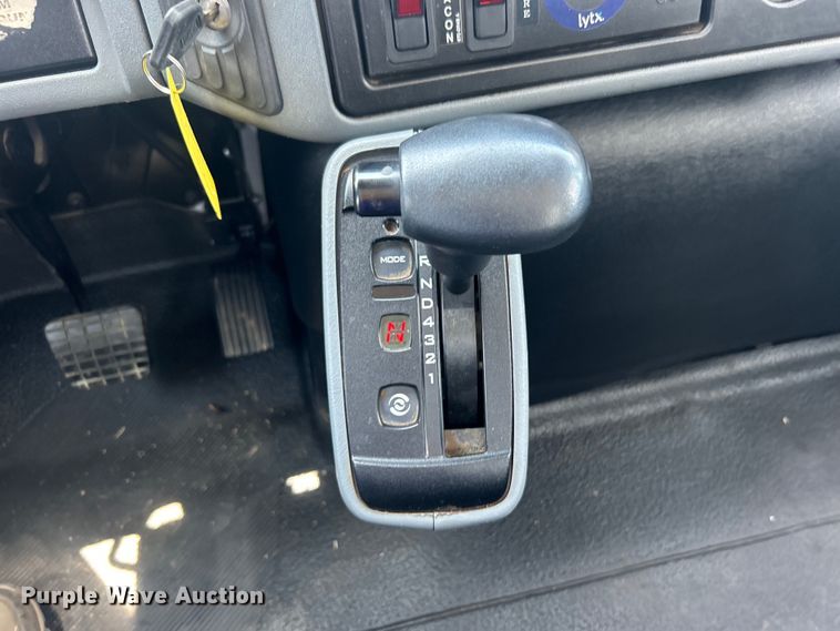 image for item EG0862 2006 International  7400 pressure digger truck