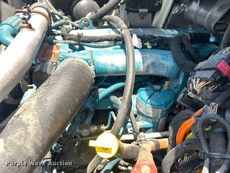 image for item EG0862 2006 International  7400 pressure digger truck