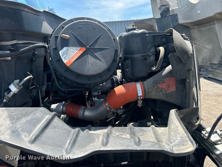 image for item EG0862 2006 International  7400 pressure digger truck