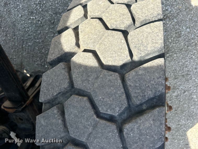 image for item EG0862 2006 International  7400 pressure digger truck