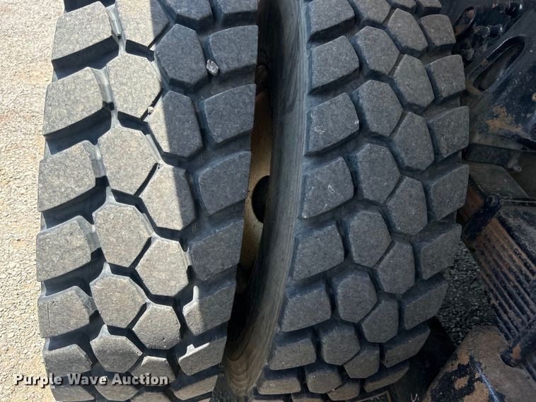 image for item EG0862 2006 International  7400 pressure digger truck