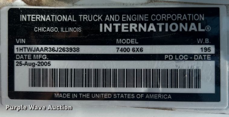 image for item EG0862 2006 International  7400 pressure digger truck