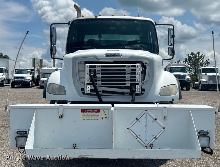 image for item EG0867 2010 Freightliner Business Class M2 crane truck