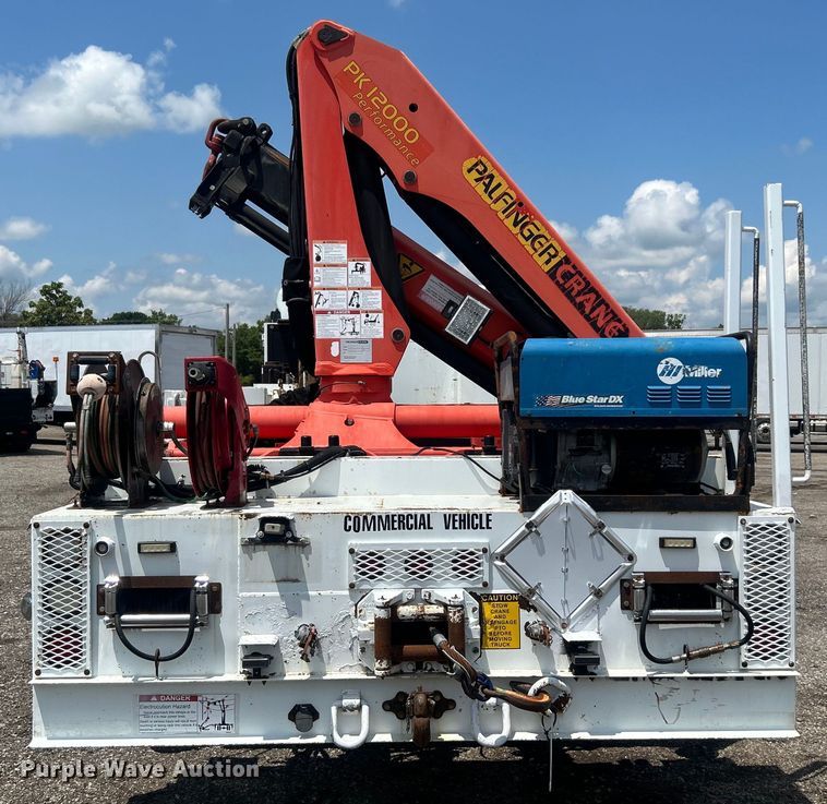 image for item EG0867 2010 Freightliner Business Class M2 crane truck