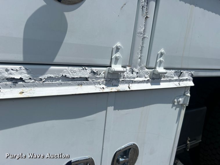 image for item EG0867 2010 Freightliner Business Class M2 crane truck