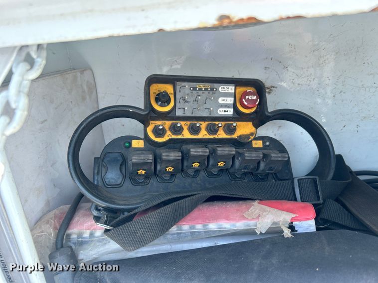 image for item EG0867 2010 Freightliner Business Class M2 crane truck