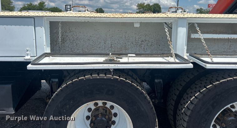 image for item EG0867 2010 Freightliner Business Class M2 crane truck