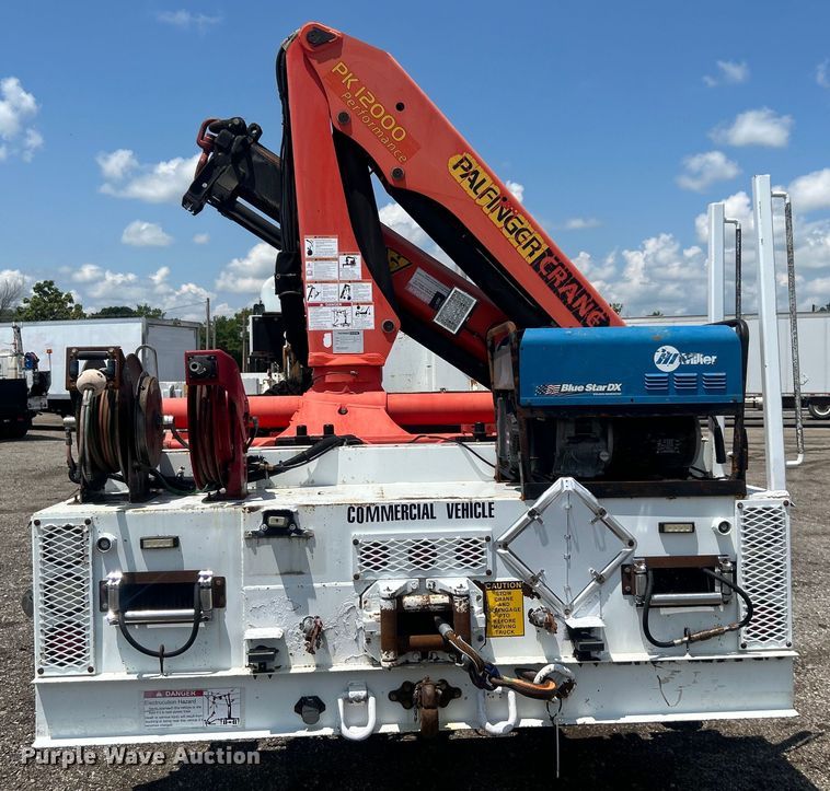 image for item EG0867 2010 Freightliner Business Class M2 crane truck