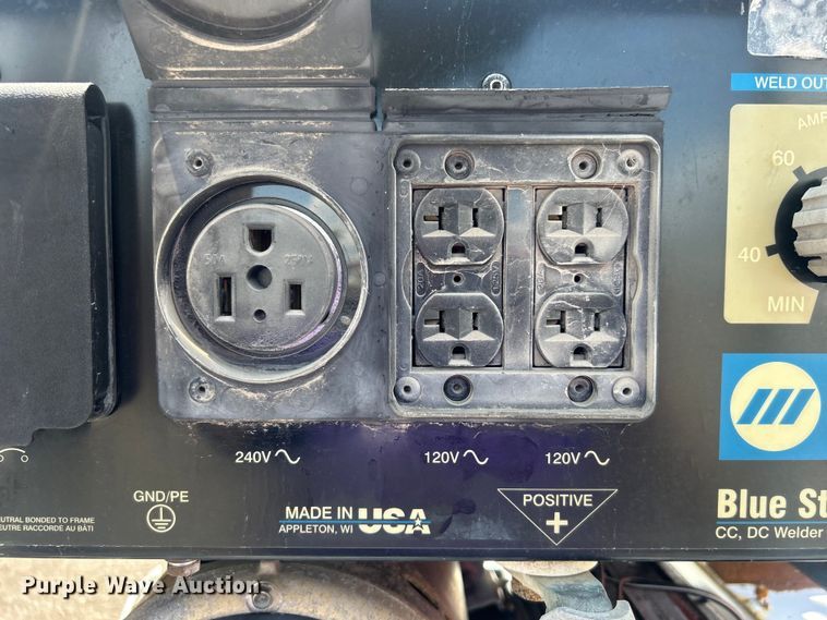 image for item EG0867 2010 Freightliner Business Class M2 crane truck