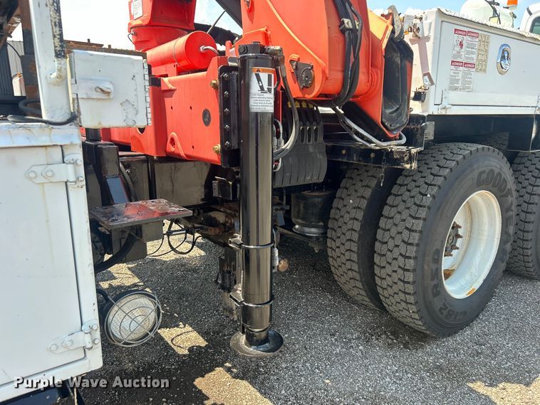 image for item EG0867 2010 Freightliner Business Class M2 crane truck