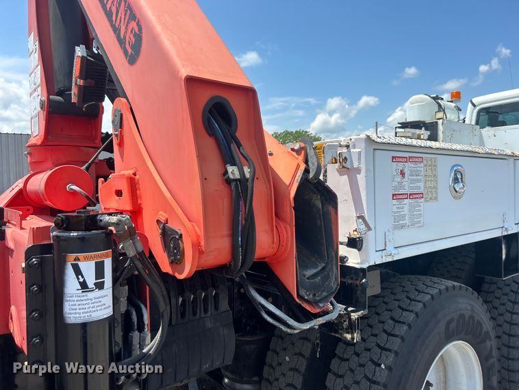 image for item EG0867 2010 Freightliner Business Class M2 crane truck