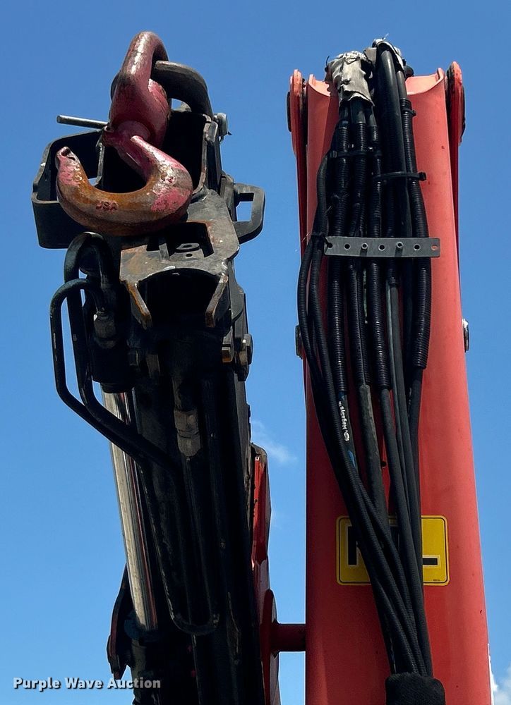 image for item EG0867 2010 Freightliner Business Class M2 crane truck