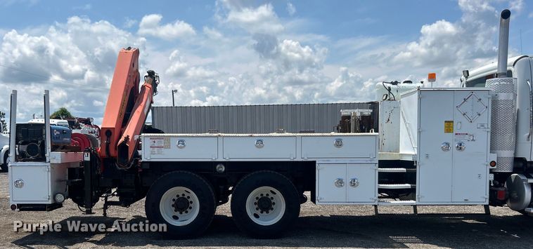 image for item EG0867 2010 Freightliner Business Class M2 crane truck