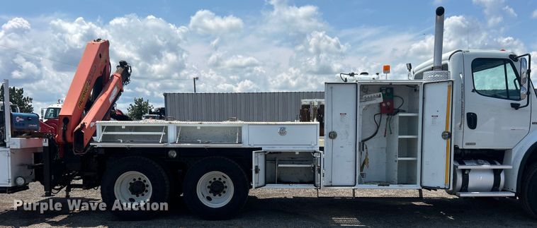 image for item EG0867 2010 Freightliner Business Class M2 crane truck