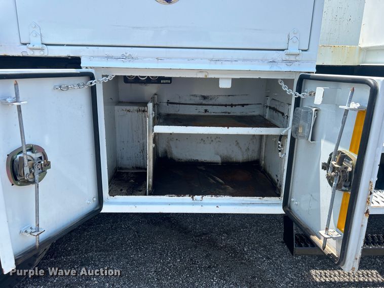 image for item EG0867 2010 Freightliner Business Class M2 crane truck