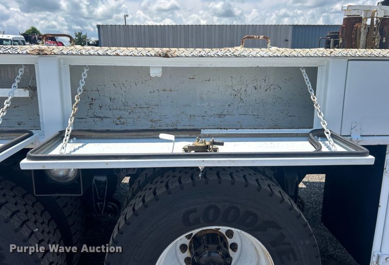 image for item EG0867 2010 Freightliner Business Class M2 crane truck