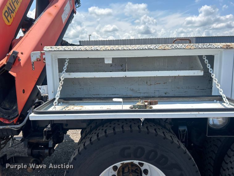 image for item EG0867 2010 Freightliner Business Class M2 crane truck