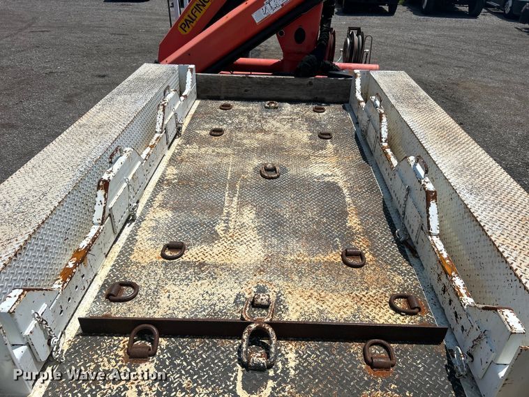 image for item EG0867 2010 Freightliner Business Class M2 crane truck