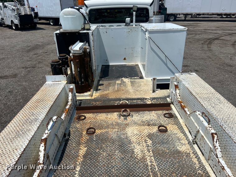 image for item EG0867 2010 Freightliner Business Class M2 crane truck