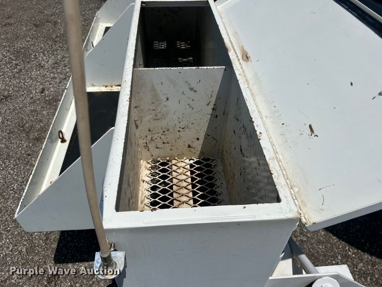 image for item EG0867 2010 Freightliner Business Class M2 crane truck