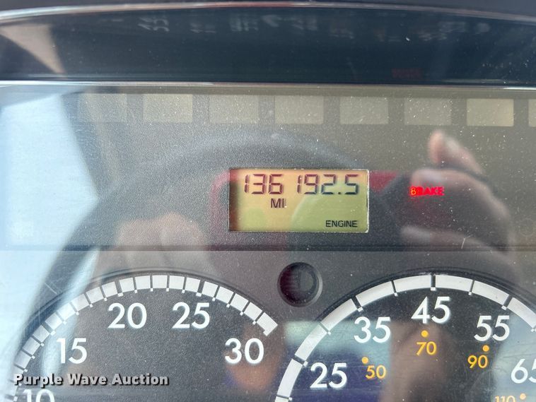 image for item EG0867 2010 Freightliner Business Class M2 crane truck