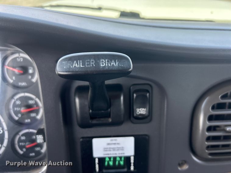 image for item EG0867 2010 Freightliner Business Class M2 crane truck