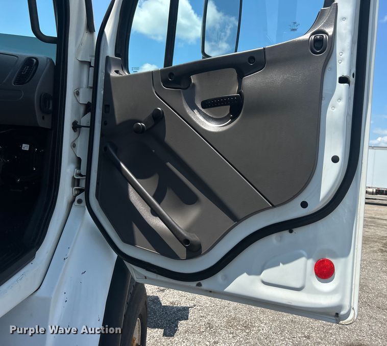 image for item EG0867 2010 Freightliner Business Class M2 crane truck