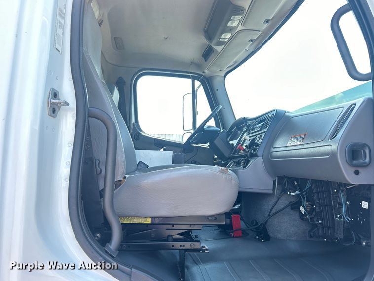 image for item EG0867 2010 Freightliner Business Class M2 crane truck