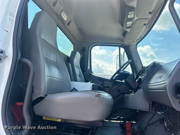 image for item EG0867 2010 Freightliner Business Class M2 crane truck